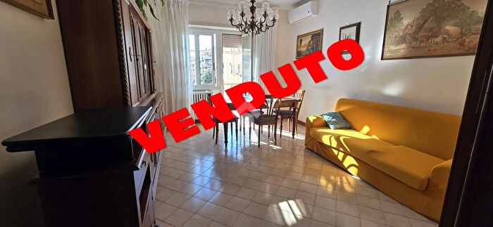 Appartamento trilocale in vendita in Via Capo Palinuro, Roma