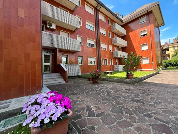 Appartamento con 5 locali in vendita in Via Donizetti, Gorizia