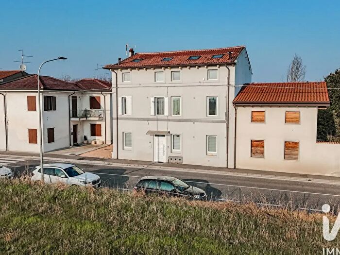 Appartamento bilocale in vendita in Via degli Alpini, Zevio