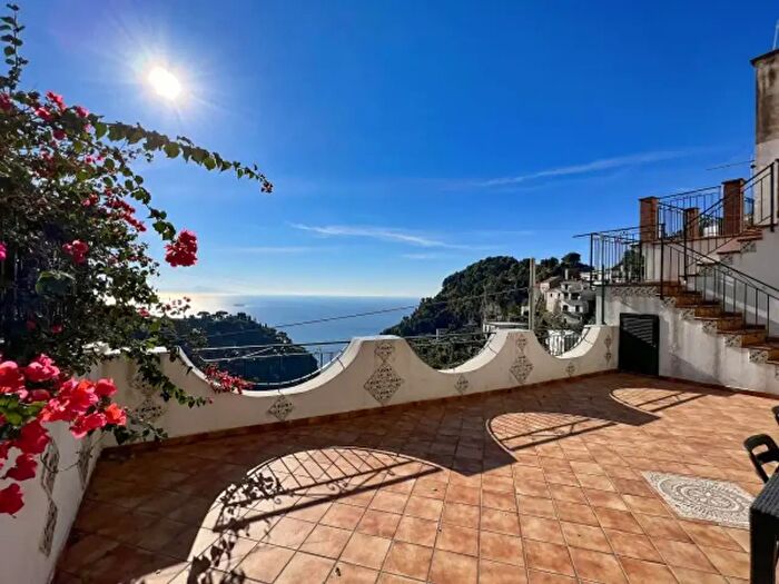 Casa con 5 locali in vendita in Scala