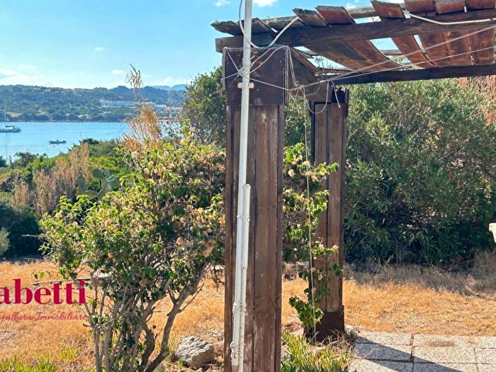Casa con 6 locali in vendita in Capo Testa Via Pultusinu snc, Capo Testa, Santa Teresa Gallura