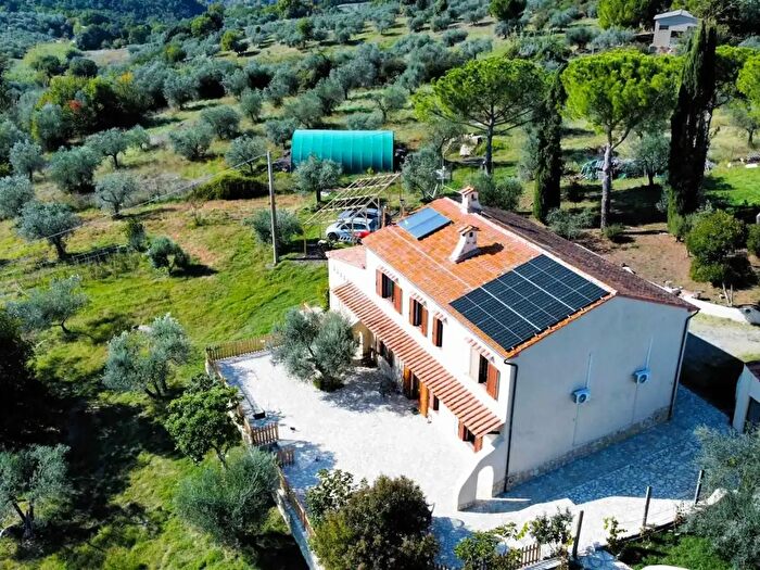 Case in Vendita e in Affitto - 2