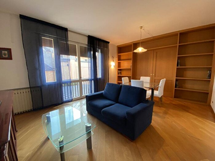 Appartamento trilocale in affitto in Via Del Santo, Santo, Padova