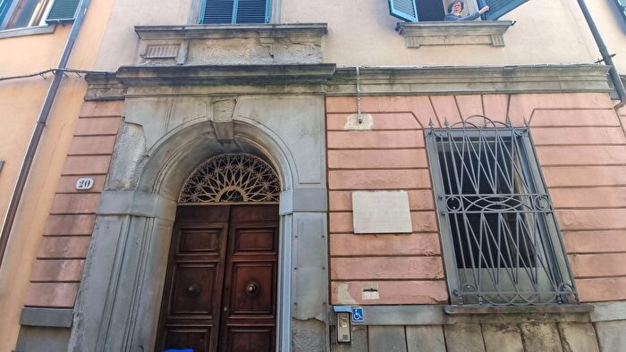 Appartamento con 5 locali in vendita in Via Olinto Dini, Castelnuovo Di Garfagnana