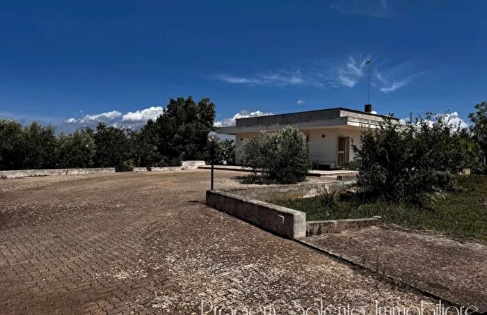 Casa con 7 locali in vendita in Cda Don Cirillo Torre San Giovanni Ugento Campagna Mare, Ugento