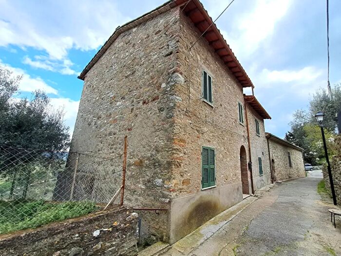 Casa quadrilocale in vendita in Magione