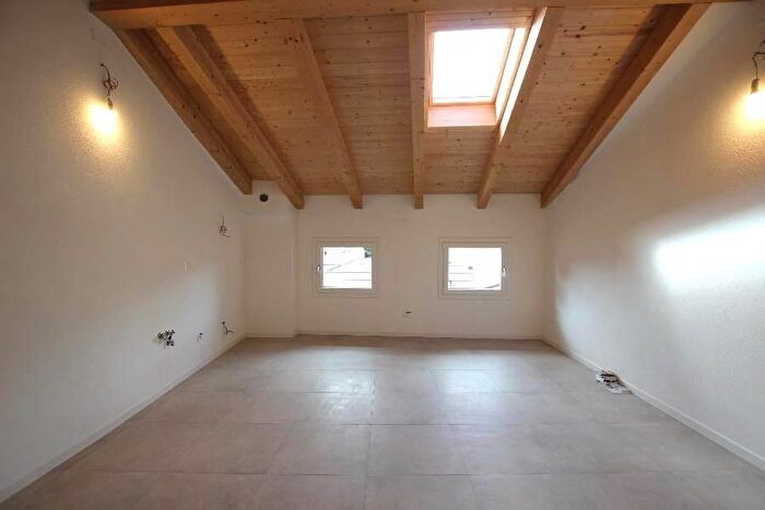 Appartamento bilocale in affitto in Via Ugo Bassi, Cento