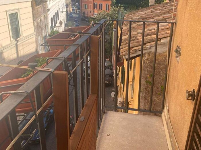 Appartamento bilocale in affitto in Via del Moro, Trastevere, Roma