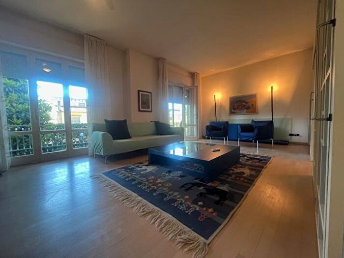 Casa con 12 locali in vendita in Camaiore