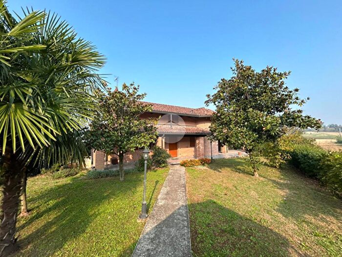 Casa con 5 locali in vendita in Strada Perrona, Calliano