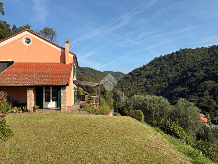 Casa con 7 locali in vendita in Via Stella, Albisola Superiore