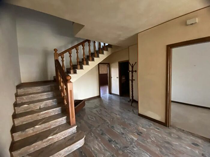 Casa con 6 locali in vendita in Via Roma, Torri Di Quartesolo