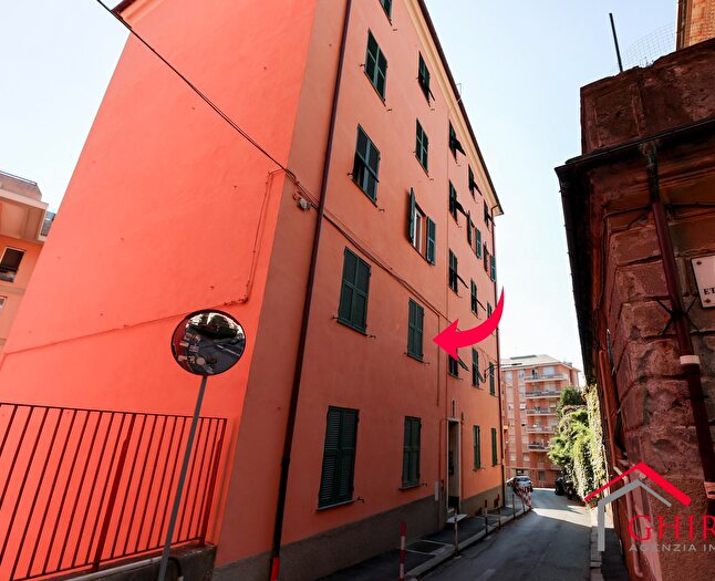 Appartamento con 5 locali in vendita in Via F Ravaschio, Genova