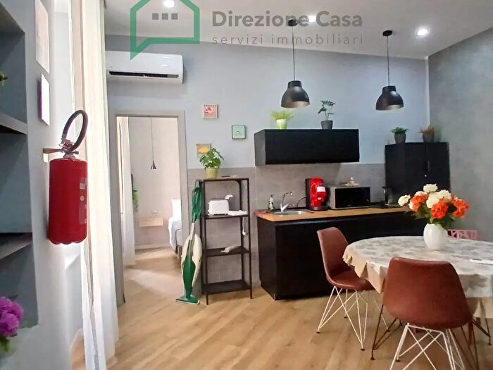Appartamento bilocale in affitto in Via San Giovanni E Paolo, Napoli