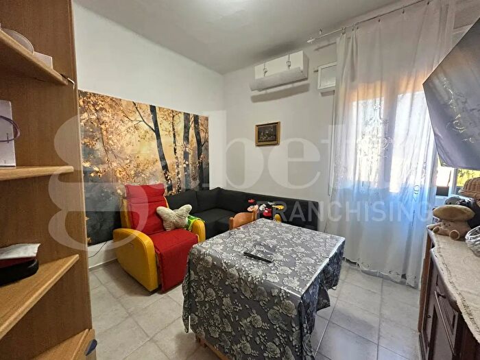 Appartamento trilocale in vendita in Via Mitelli, Bologna
