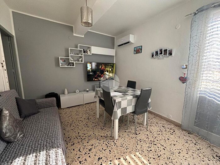 Appartamento trilocale in vendita in Via Giovanni Gentile, Palermo