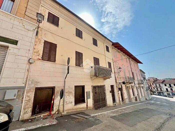 Casa quadrilocale in vendita in Via Umberto I, Castelnuovo Don Bosco