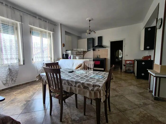 Appartamento trilocale in affitto in Via Louis Braille, Crotone