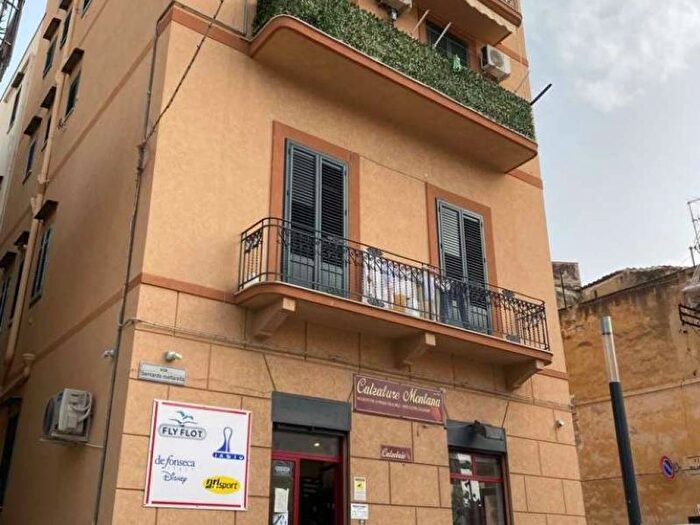 Appartamento trilocale in affitto in Via Palagonia, Centro, Bagheria