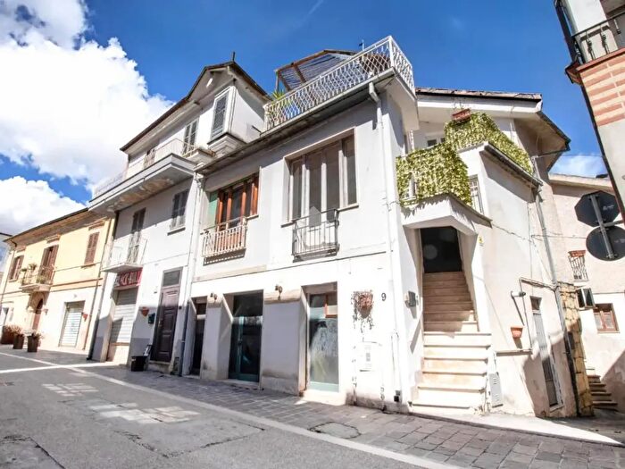 Appartamento trilocale in vendita in Via del Corso, Ortona