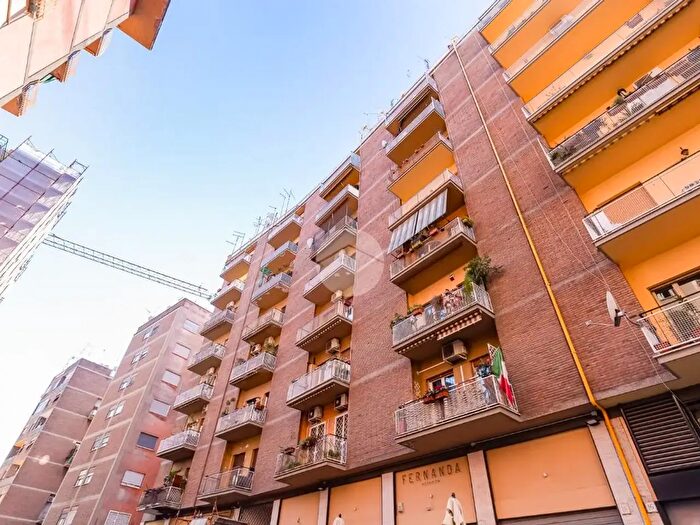 Appartamento bilocale in affitto in Via Crescenzo del Monte, Roma