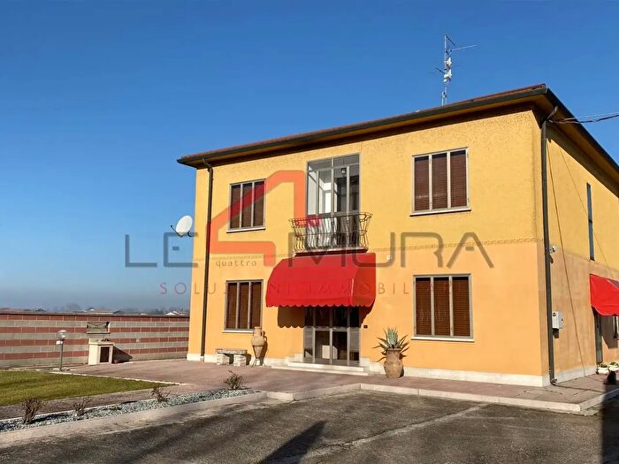 Casa con 10 locali in vendita in Gazzo Veronese