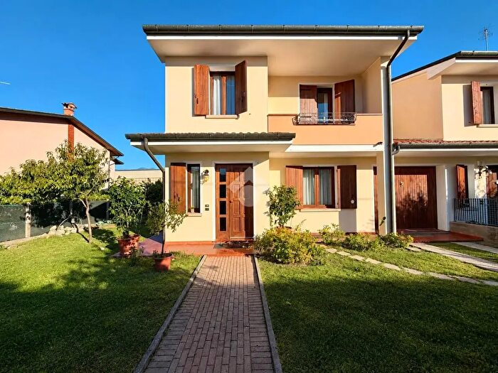 Casa quadrilocale in vendita in Via Livenza, Pieve Di Soligo