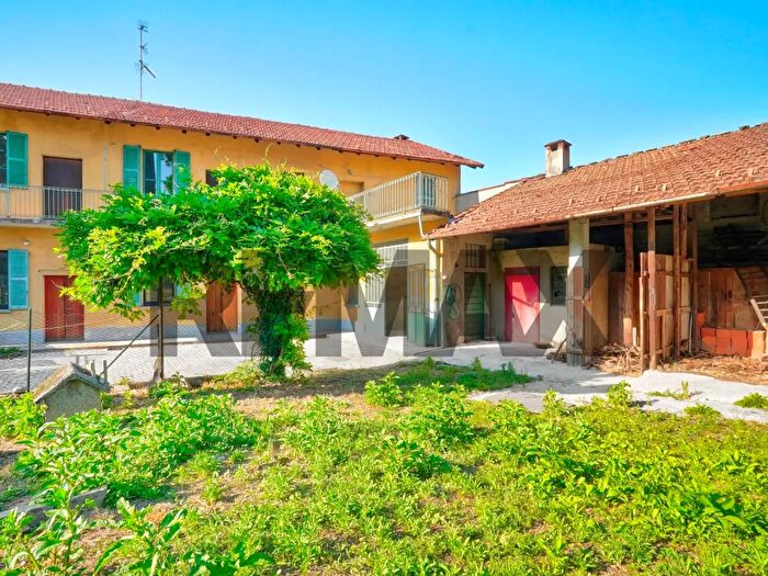 Casa quadrilocale in vendita in Via Pierino Garzonio, Arsago Seprio