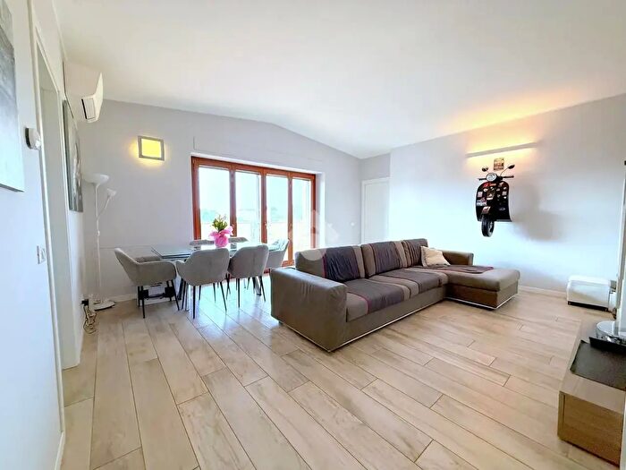 Appartamento in vendita in Via Silvio Pellico, Caronno Pertusella