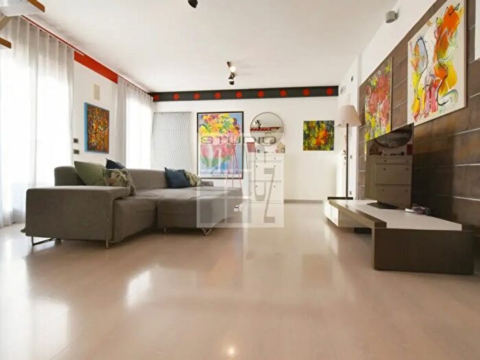 Appartamento trilocale in vendita in Via Ruzzante, Loreggia