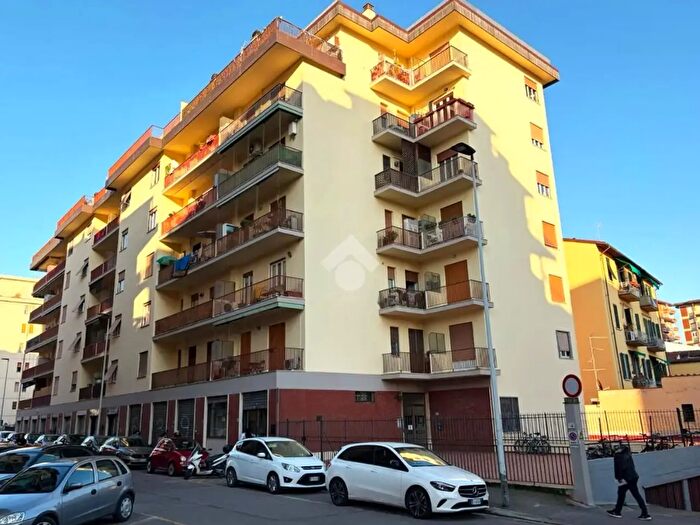 Appartamento trilocale in vendita in Via Giacomo Carissimi, Firenze