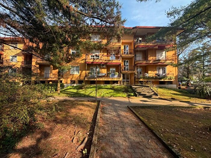 Appartamento trilocale in vendita in Via Fratelli De Grandi, Varese