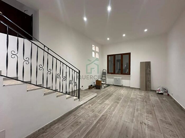 Appartamento trilocale in vendita in Vicolo Porta Vescovo, Verona