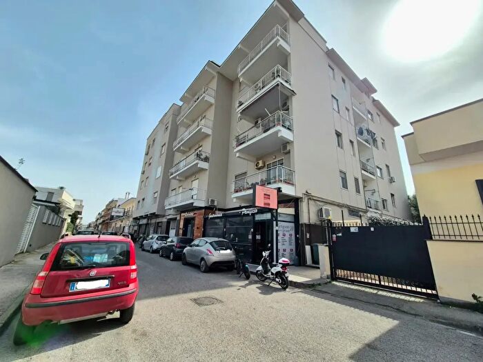 Appartamento trilocale in vendita in Caivano