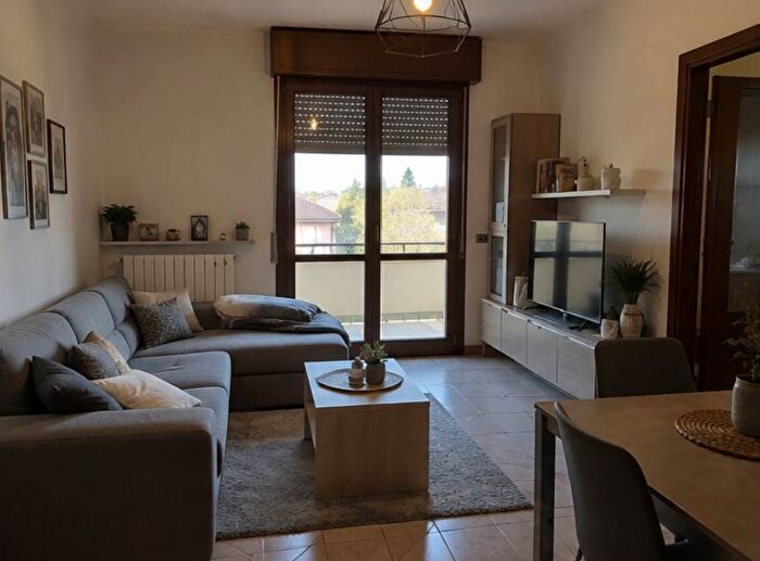 Appartamento trilocale in affitto in Via Gian Maria Rossi, Centro, Rovato