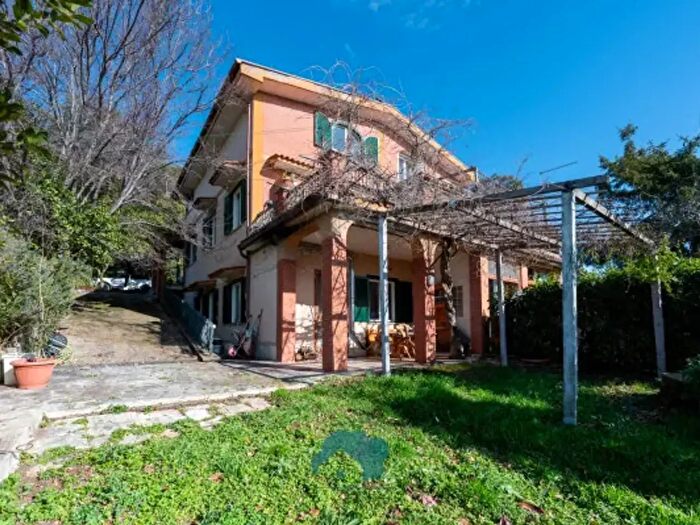 Casa quadrilocale in vendita in Via di Colle Spina, Poli