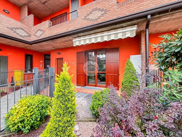 Appartamento trilocale in vendita in Via Trento, Trenzano