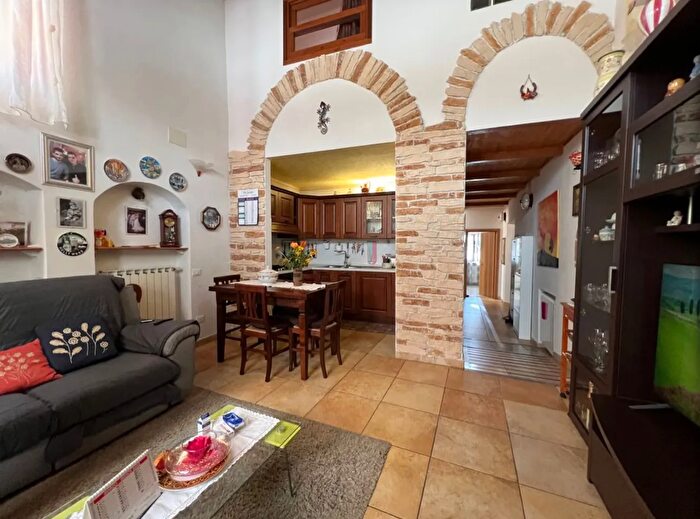 Casa con 5 locali in vendita in Via dei Bassi, Firenze
