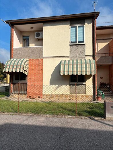 Casa quadrilocale in vendita in Lendinara