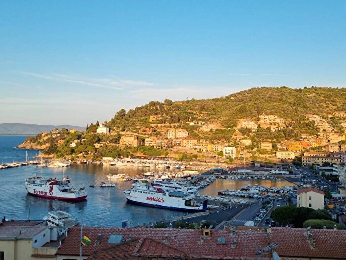 Casa con 6 locali in affitto in Via Carlo Collodi, Porto Santo Stefano, Monte Argentario