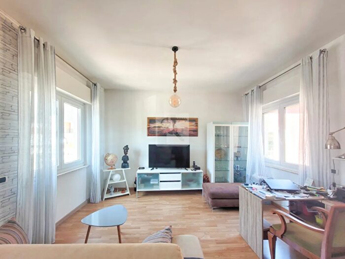 Appartamento trilocale in vendita in Via Filanda, Riva Del Garda