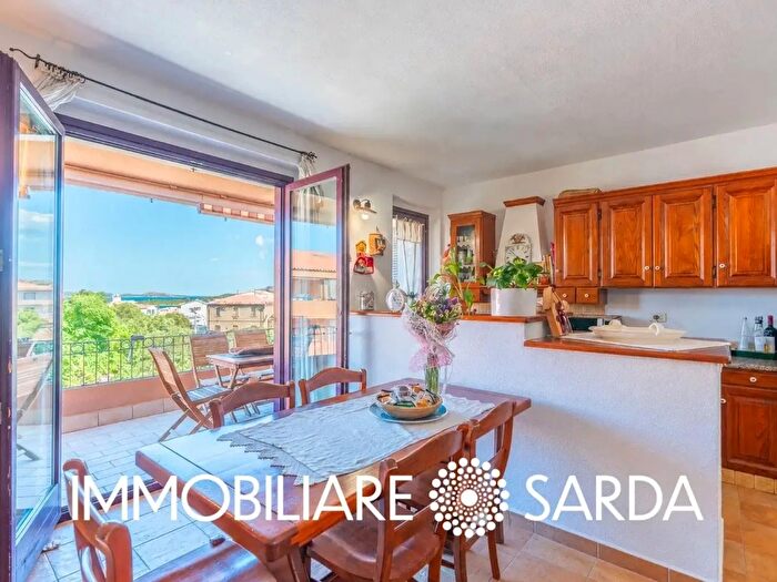 Appartamento quadrilocale in vendita in Via La Galatea, Palau