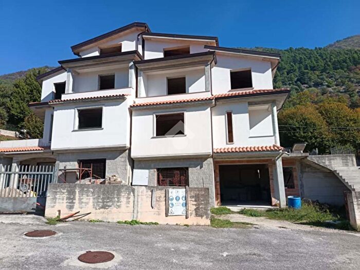 Casa trilocale in vendita in Via fra Giulio Chiarella, Santa Lucia Di Serino