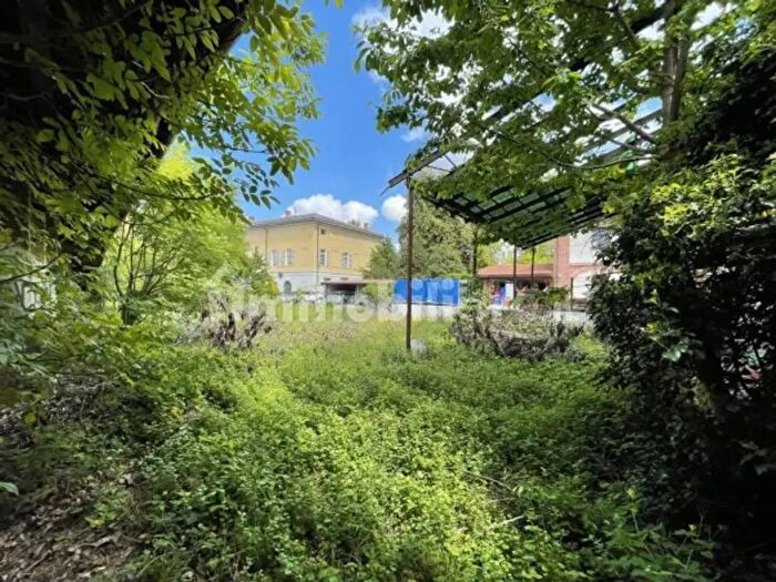 Casa con 6 locali in vendita in Via della Battaglia, Cuneo