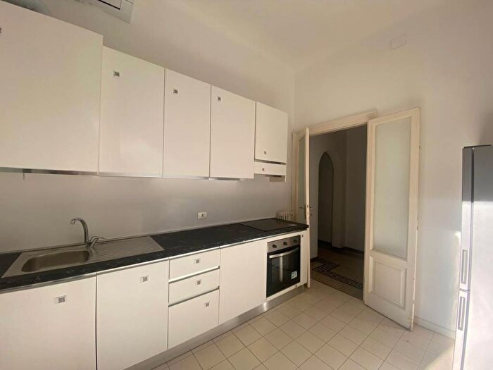 Appartamento quadrilocale in affitto in Porta Vittoria, Milano
