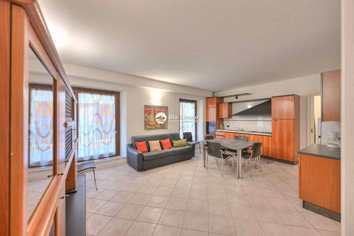 Appartamento trilocale in vendita in Via del Porto, Toscolano Maderno