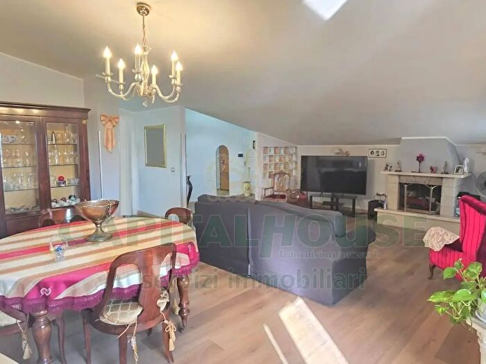 Appartamento trilocale in vendita in Via Tedeschi, Caserta