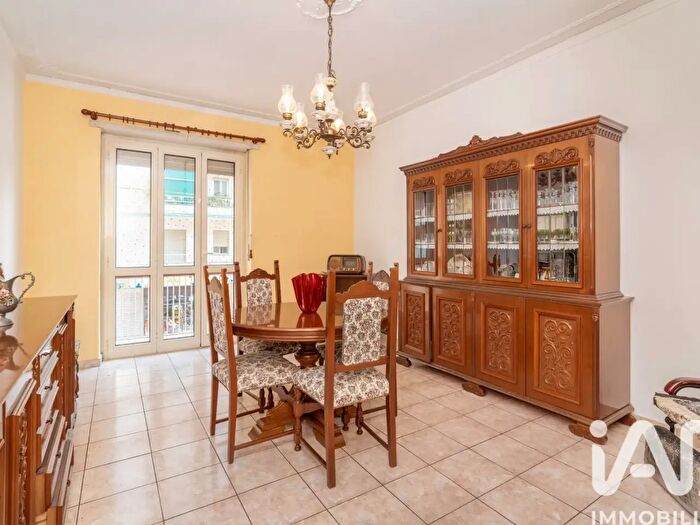 Appartamento quadrilocale in vendita in Via Barletta, Torino