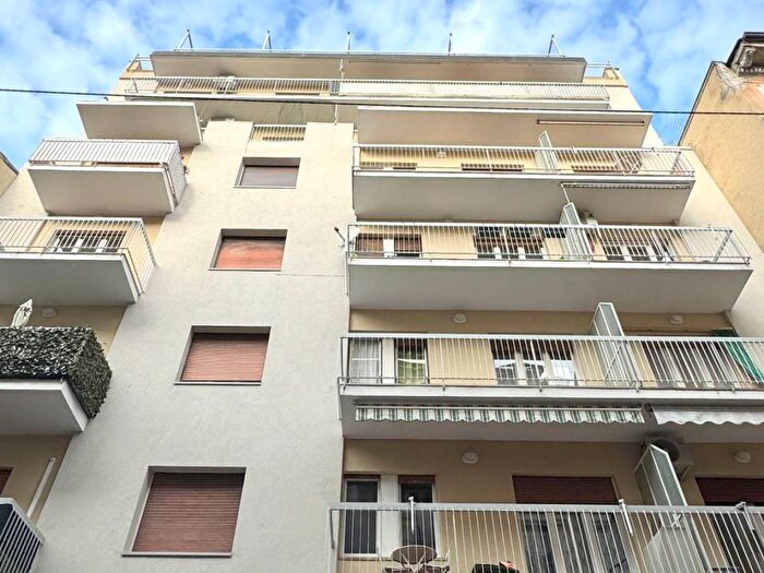 Appartamento trilocale in affitto in Via della Madonnina, Largo Barriera Ospedale Maggiore, Trieste