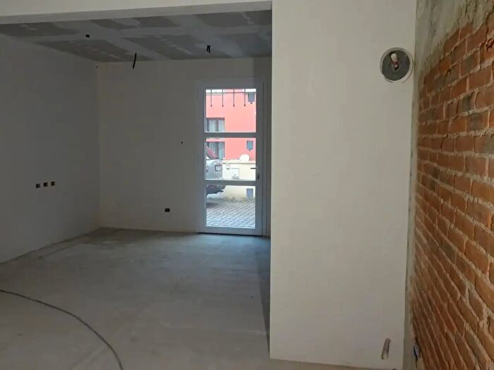 Casa quadrilocale in vendita in Cascina